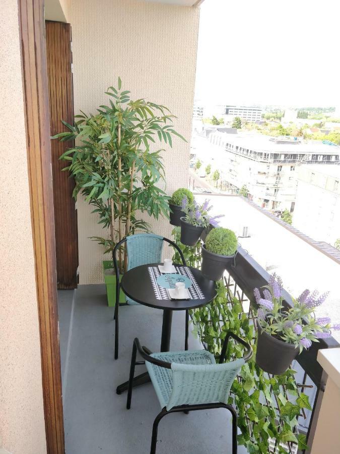 شقة Le Parisien T1Antony-Berny By Beds4Wanderlust - 35M2 Avec Balcon - Aeroport Orly 5Miles - Train Station Rer B Orlyval 1Mile المظهر الخارجي الصورة