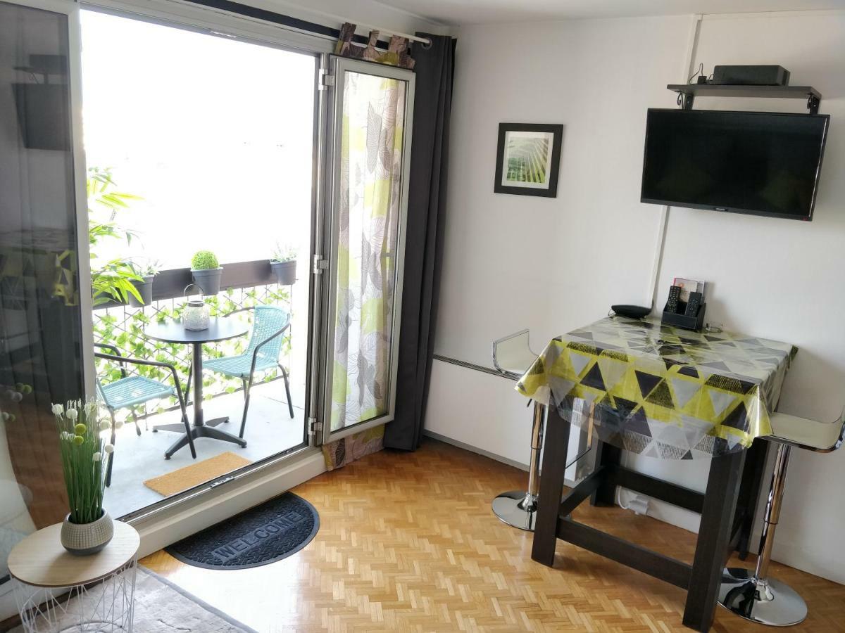 شقة Le Parisien T1Antony-Berny By Beds4Wanderlust - 35M2 Avec Balcon - Aeroport Orly 5Miles - Train Station Rer B Orlyval 1Mile المظهر الخارجي الصورة