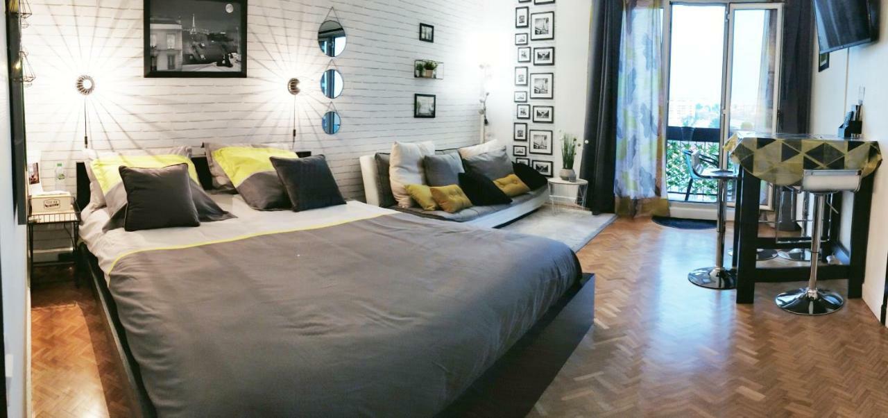 شقة Le Parisien T1Antony-Berny By Beds4Wanderlust - 35M2 Avec Balcon - Aeroport Orly 5Miles - Train Station Rer B Orlyval 1Mile المظهر الخارجي الصورة