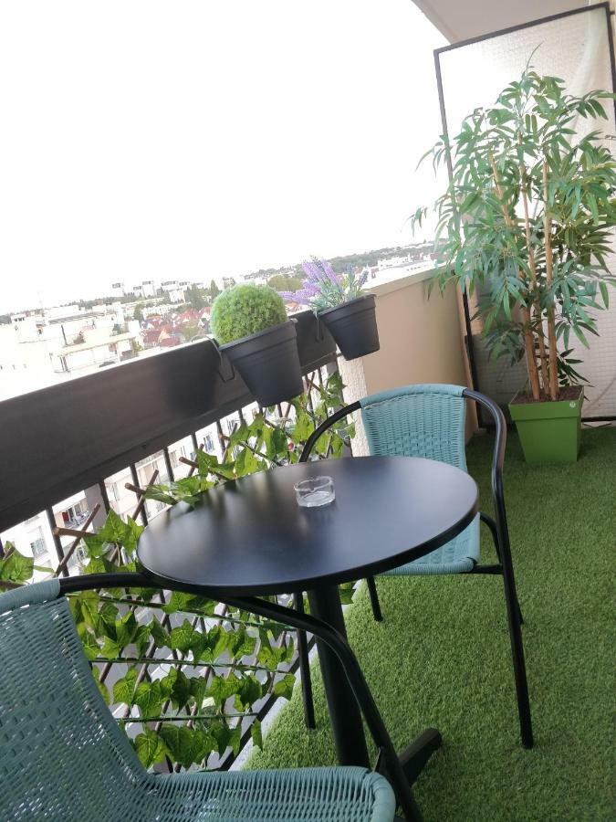 شقة Le Parisien T1Antony-Berny By Beds4Wanderlust - 35M2 Avec Balcon - Aeroport Orly 5Miles - Train Station Rer B Orlyval 1Mile المظهر الخارجي الصورة